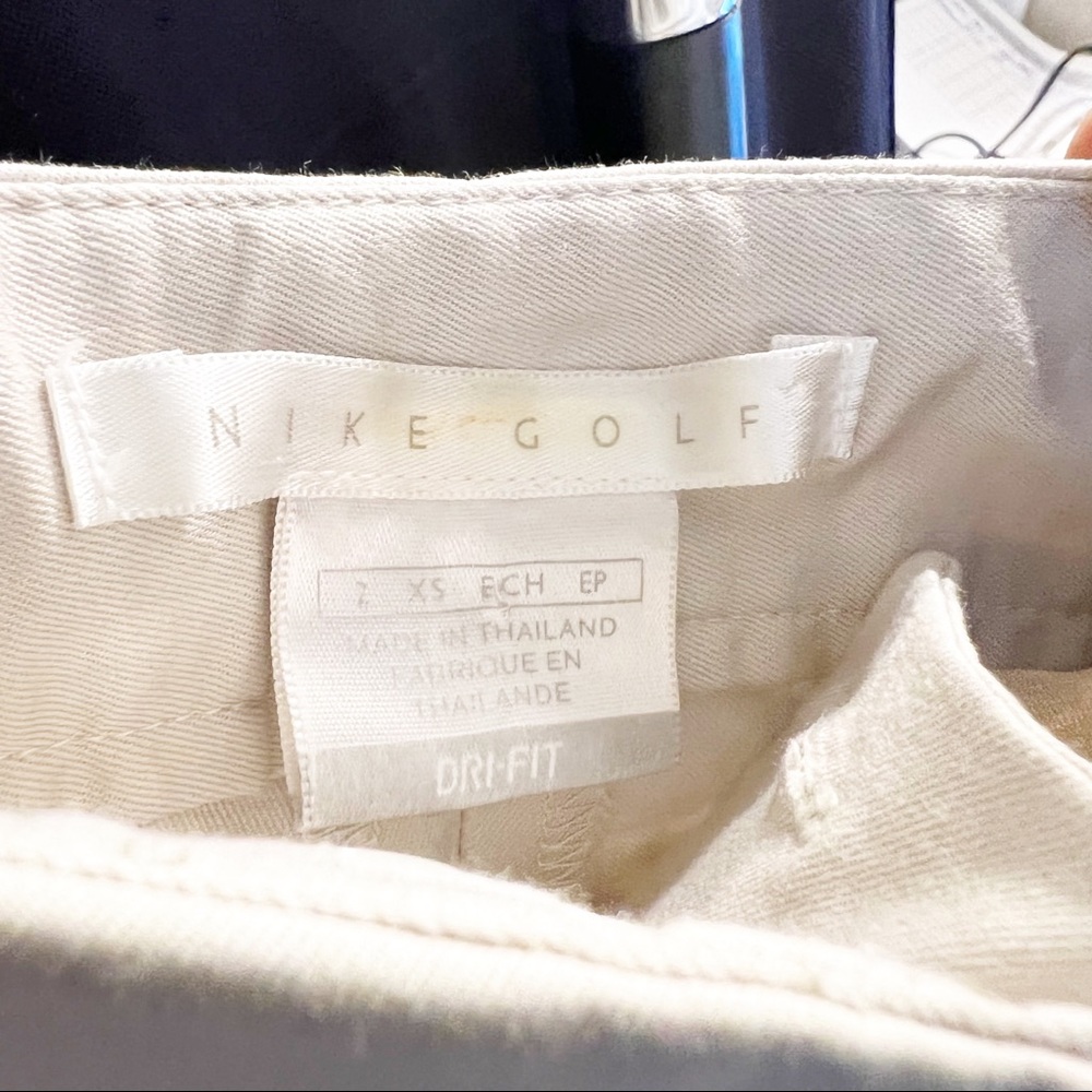 Nike Dri Fit Golf Women’s Shorts Beige Size 2 - Picture 9 of 9